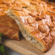 Пирог c курицей и картофелем Фото