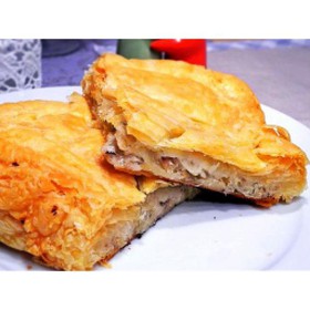 Пирог с курицей,картофелем и луком - Фото