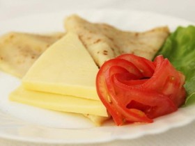 Сыр с помидором - Фото