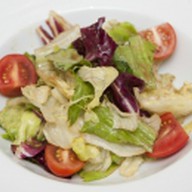 Салат овощной с ореховым соусом Фото