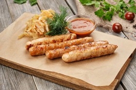 Колбаски с баварской капустой - Фото