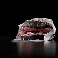 Бургер черный с коул слоу Фото