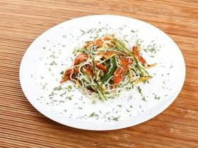 Салат с фунчозой - Фото