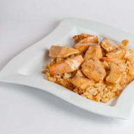 Рис с лососем в сливочном соусе Фото