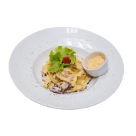 Феттучине с куриным филе и шампиньонами Фото