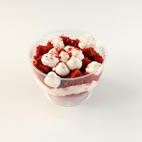 Десерт в стакане красный бархат - Фото