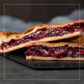 Осетинский пирог с вишней - Фото