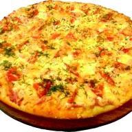 Пицца с колбасой Фото