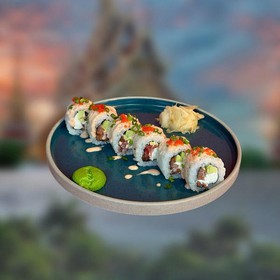Ролл с тунцом, лососем и соусом минтайко - Фото
