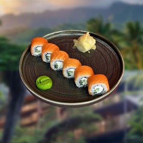 Филадельфия с лососем и огурцом - Фото