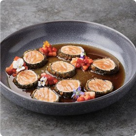 Татаки из лосося с клубникой - Фото