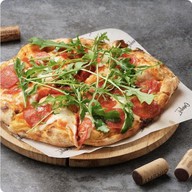 Пицца с чоризо Фото