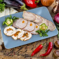Ассорти мясных деликатесов Фото