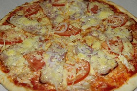 Пицца с курой и беконом - Фото
