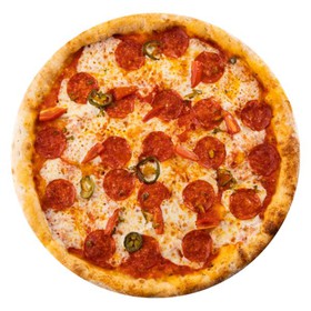 Пицца пепперони с томатами и халапеньо - Фото