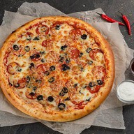 Пепперони пицца Фото