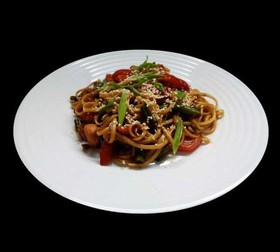 Лапша удон с курицей - Фото