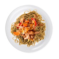 Гречневая лапша с овощами и курицей Фото