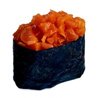 Гункан с лососем Фото