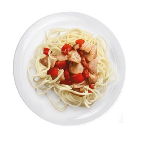 Яичная лапша с овощами и свининой - Фото