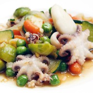 Морепродукты с овощами Фото
