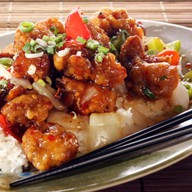 Рис с курицей в соусе карри и мёдом Фото