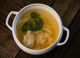 Домашняя суп-лапша с фрикадельками - Фото
