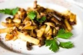 Картофель, жаренный с грибочками - Фото