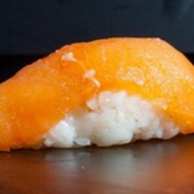 Суши слабосоленый лосось - Фото