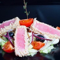 Паназиатский салат с тунцом и картофелем Фото