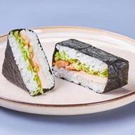 Онигири с курицей Фото