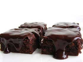 Брауни с шоколадным топпингом (ланч) - Фото