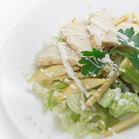 Салат из сельдерея с куриным филе - Фото