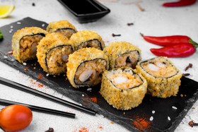 Том ям с креветкой ролл - Фото