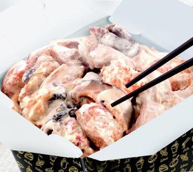 Белый рис и свинина в сливочном соусе - Фото