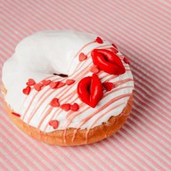 Пончик в белой глазури Фото