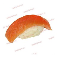 Суши с копченым лососем Фото