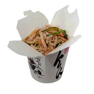 Лапша удон с куриной грудкой и овощами Фото