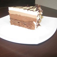 Торт «Три шоколада» Фото