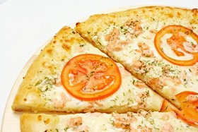 Пицца с лососем - Фото