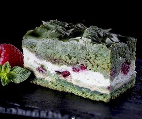 Торт фисташковый с малиной - Фото