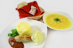 Обед с люля-кебаб из курицы (суп) - Фото