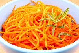 Салат из моркови со сметаной и сахаром - Фото