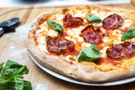 Пицца с итальянской свиной шейкой Коппа - Фото