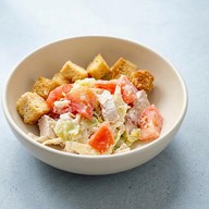 Салат цезарь с курой Фото