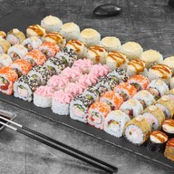 Великан Фото