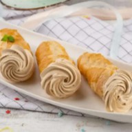 Трубочка с кремом Фото