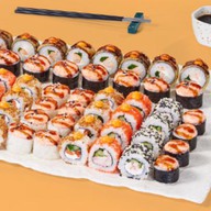 Ничего личного, просто роллы Фото