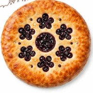 Постный пирог с черной смородиной Фото