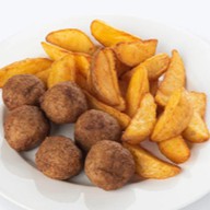 Картофель с фрикадельками Фото